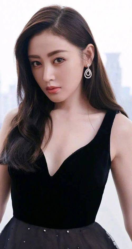 性开放俱乐部的贵妇