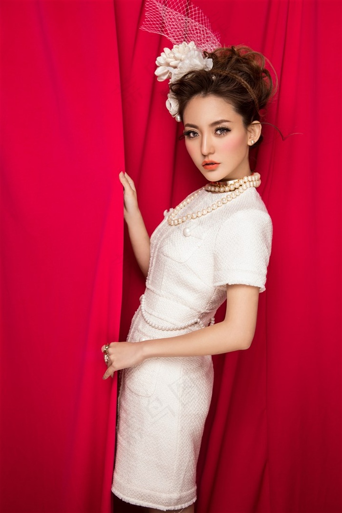 年轻的朋友妻子电影