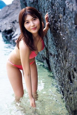 一小孩和妈妈胡萝卜