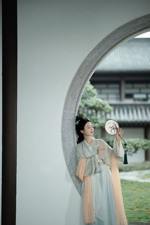 尤里和露珠高清观看完整版